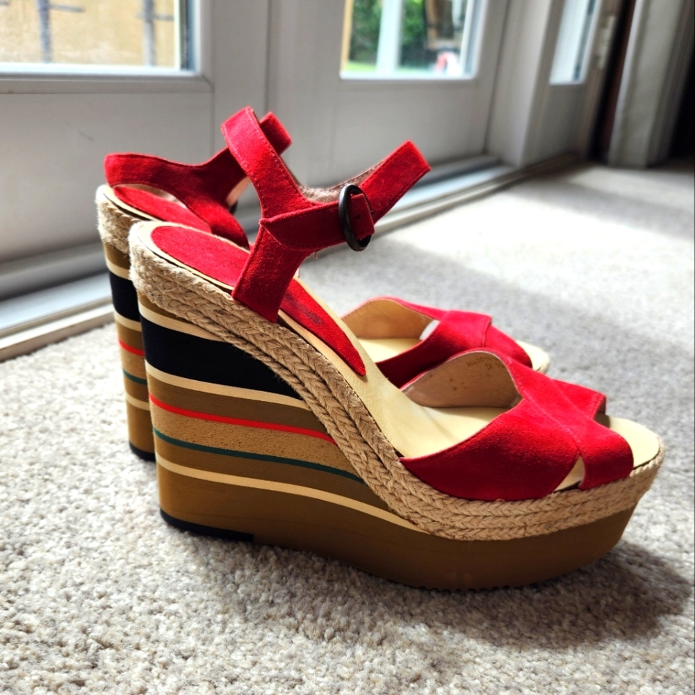 André Assous wedge sandals in size 9.5